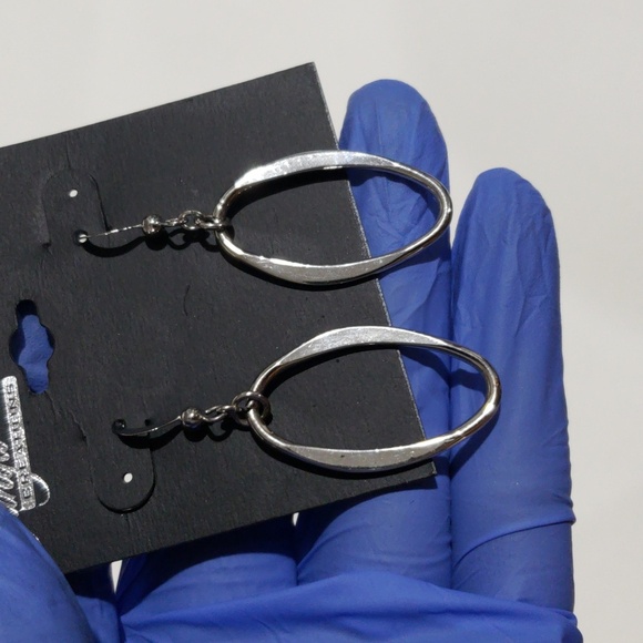 Elegant Silver tone Oval Hoop 2-inch Drop Earrings - Women's Fashion Jewelry - Picture 8 of 10